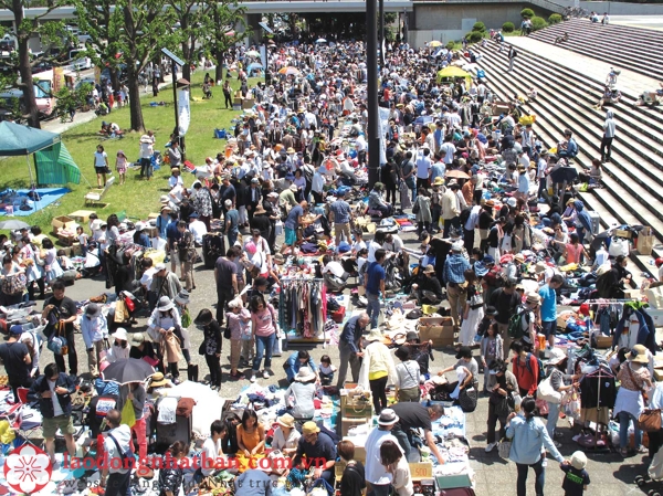 chợ trời công viên Komazawa tại Tokyo