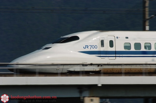 đi tàu shinkansen từ osaka đến fukuoka