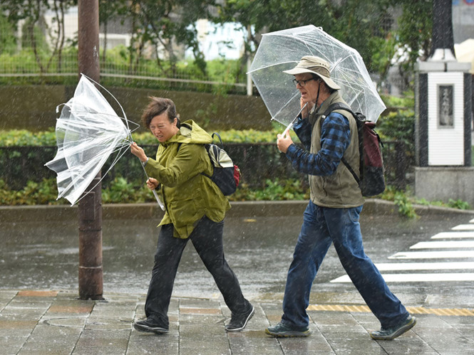 [NGUY HIỂM] : Nhật Bản chuẩn bị đón CUỒNG bão mới mang tên Trami