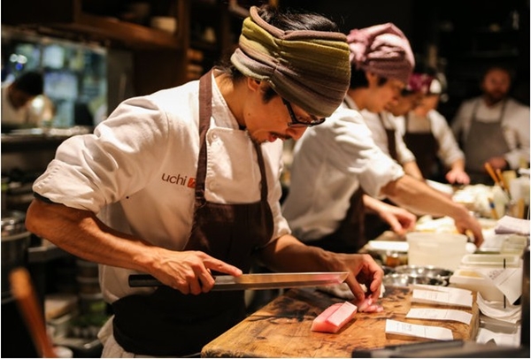 Xuất khẩu lao động Nhật Bản 90 nam nữ chế biến sushi làm việc tại Osaka dễ trúng tuyển